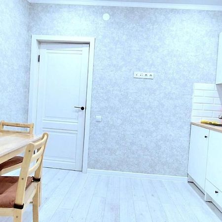 Аэропорт 10 Минут Жк Будапешт163 Daire Astana Dış mekan fotoğraf